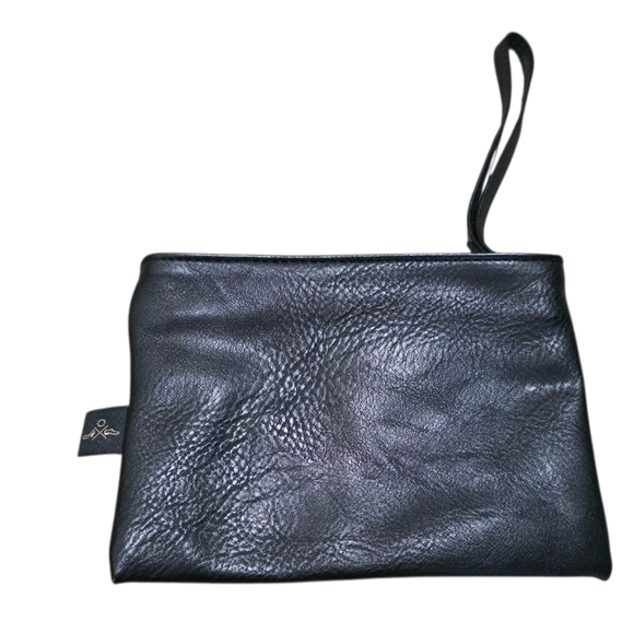 De Schoenenfabriek Black Wristlet With Embossed High Heel Shoe 8"x5.5" - Picture 5 of 5